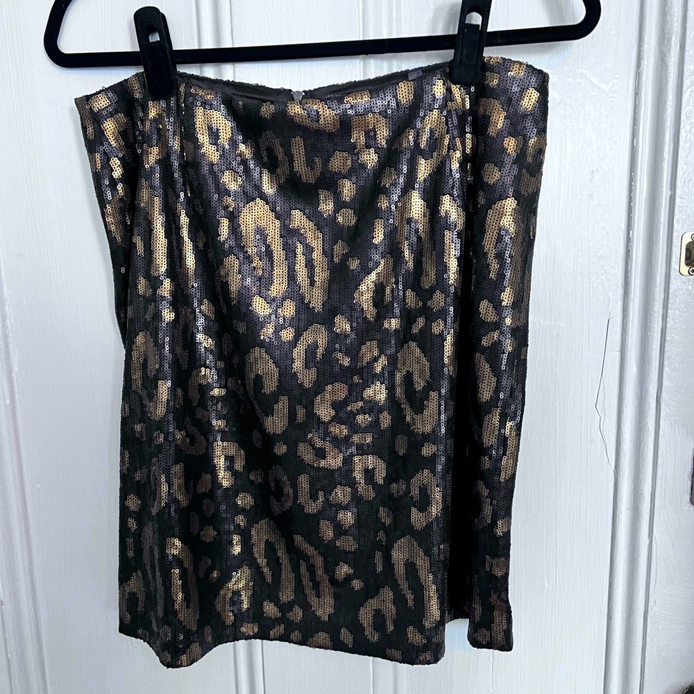 NWT Tahari sequin leopard print mini skirt